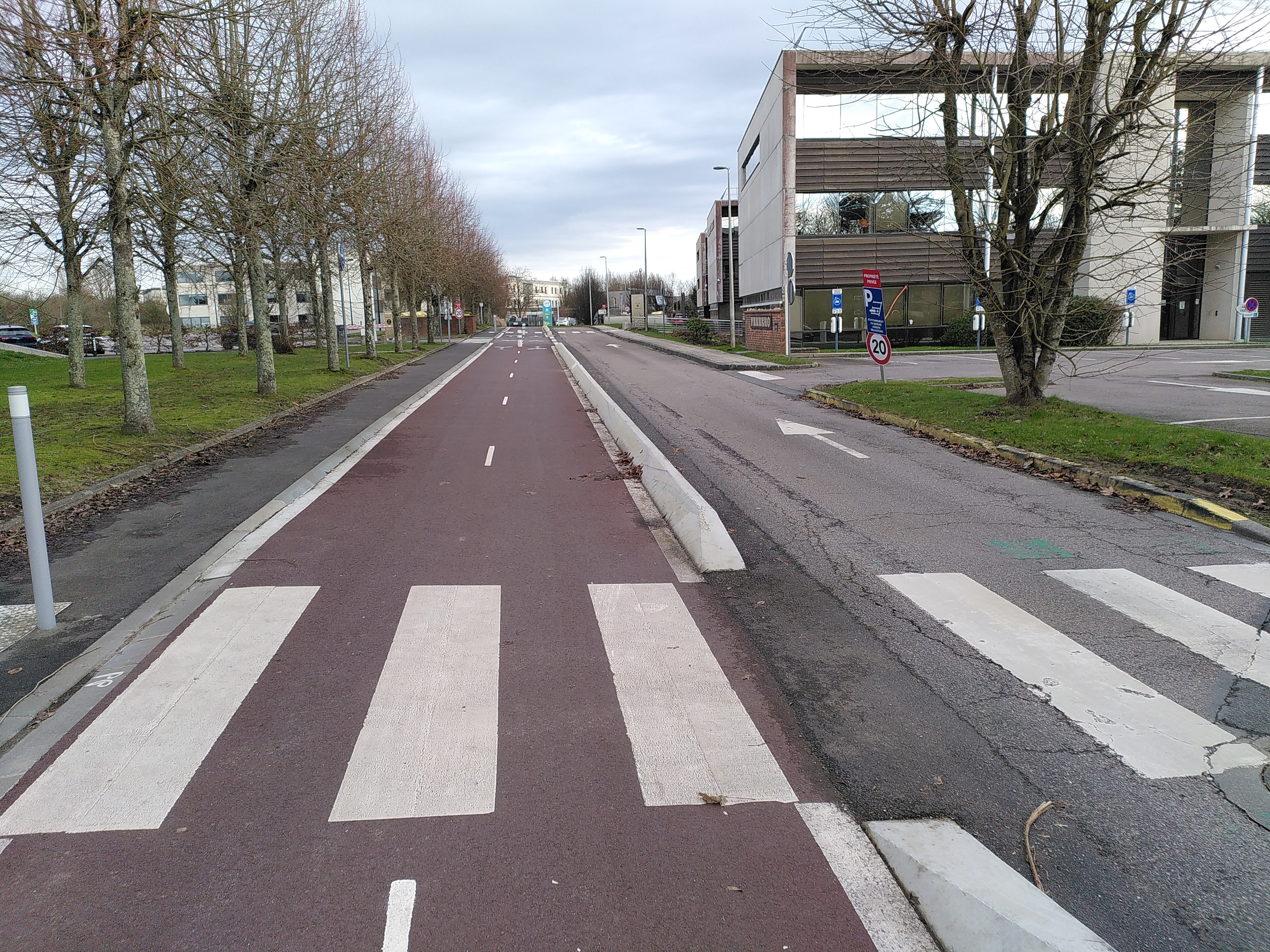 Aperçu de l'itinéraire 10 sur la rue Jacques Monod à Mont-Saint-Aignan